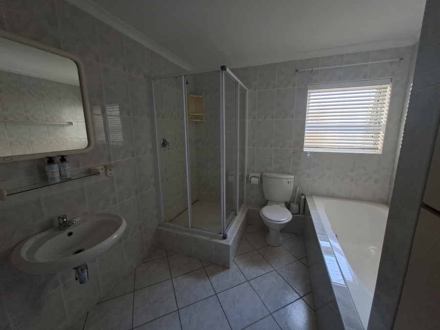 6 Bedroom Property for Sale in Aston Bay Eastern Cape